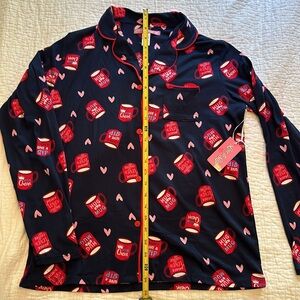 NWT LOVE to SLEEP brand pajama TOP. COFFEE MUG & LOVE theme. Wms size MED.